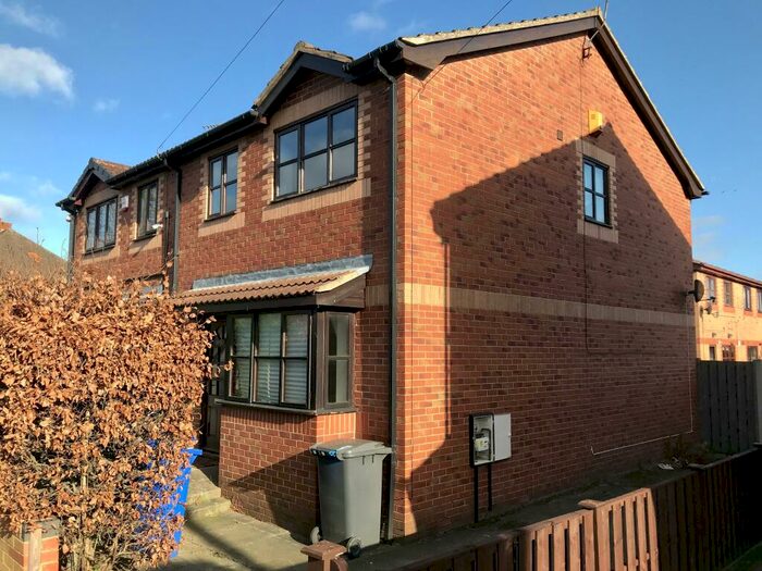 3 Bedroom House To Rent In Richmond Park Drive, Sheffield, S13