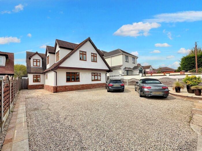 5 Bedroom houses for sale in Noak Bridge, Essex