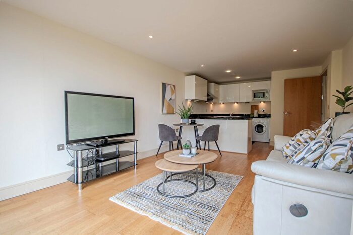 1 Bedroom Flat For Sale In Hayes Road, Penarth, CF64