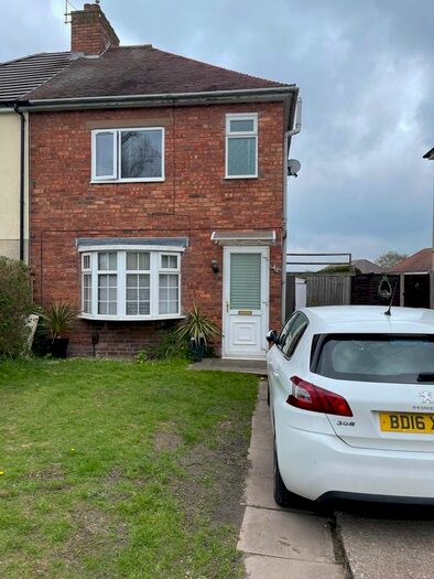 3 Bedroom Semi-Detached House To Rent In Allton Avenue, Mile Oak, Tamworth, Staffordshire, B78