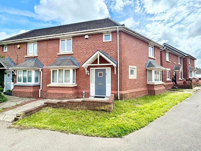 3 Bedroom End Terrace House For Sale In Clough Close, Middlesbrough, TS5