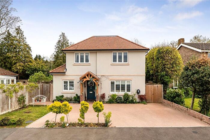 3 Bedroom Detached House For Sale In Beechwood Close, Long Ditton, Surbiton, KT6