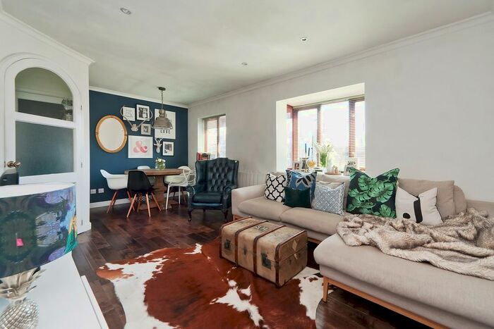 2 Bedroom Flat To Rent In Thicket Grove, Anerley, London, SE20