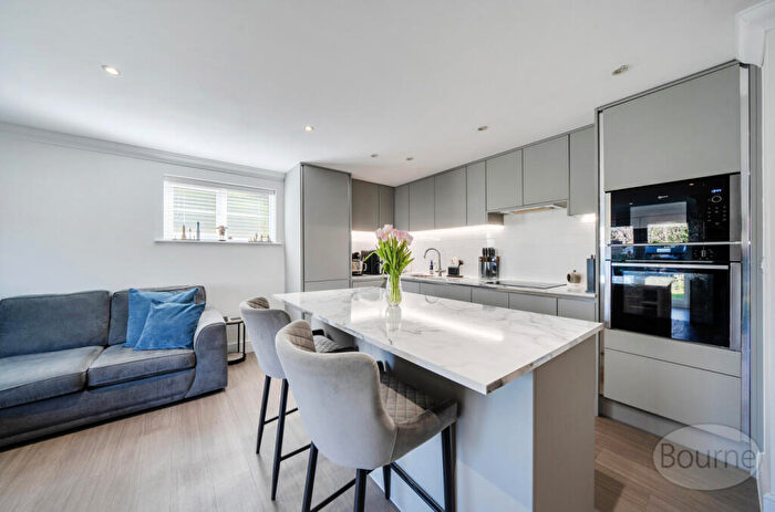 1 Bedroom Apartment For Sale In Woodgate Close, Tartar Road, Cobham, Surrey, KT11