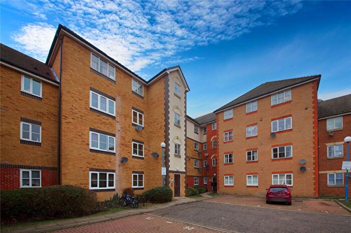 2 Bedroom Flat For Sale In Blessing Way, Barking, Essex, IG11
