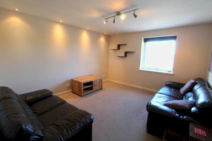 2 Bedroom Flat To Rent In Fonthill Avenue, Top Floor, AB11