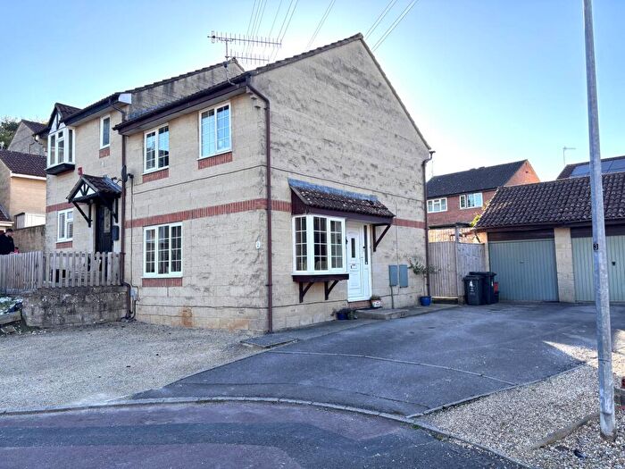 3 Bedroom Semi-Detached House For Sale In Mint Close, Swindon, Wiltshire, SN2