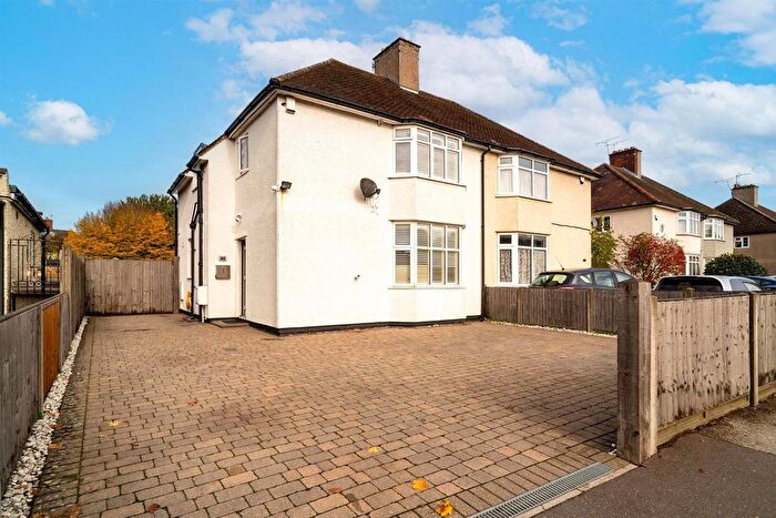 3 Bedroom Semi Detached House For Sale In St Albans Road East, Hatfield, AL10