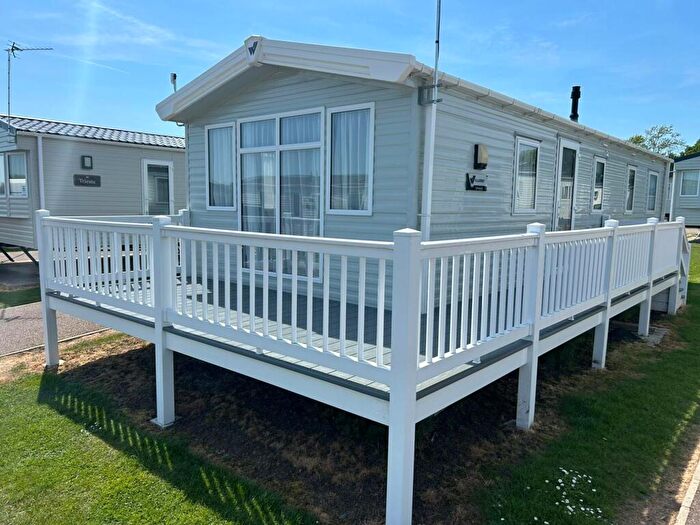 3 Bedroom Park Home For Sale In Butt Lane, Great Yarmouth, NR31