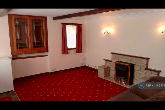 2 Bedroom End Of Terrace House To Rent In Acre Street, Huddersfield, HD3