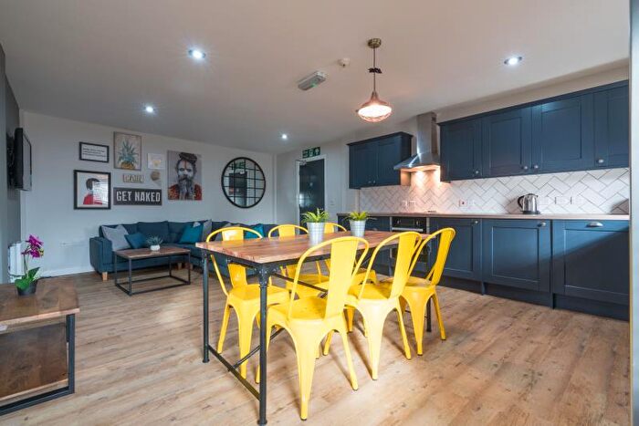 5 Bedroom Flat To Rent In Byron Street, Newcastle, NE2