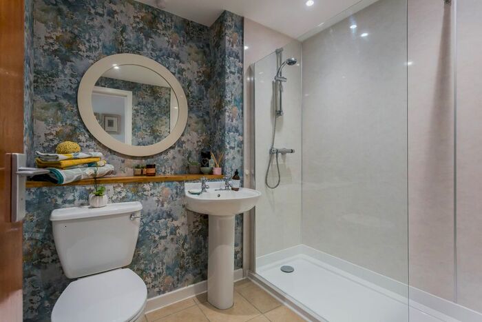 2 Bedroom Flat For Sale In Lachlan Crescent, Erskine, PA8
