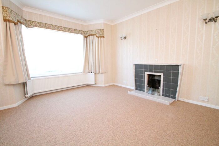 3 Bedroom Detached House To Rent In Mitchley Hill, South Croydon, CR2