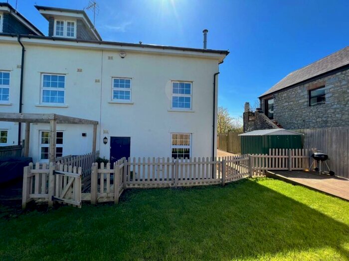 4 Bedroom Town House To Rent In West Hall, West Aberthaw, Vale Of Glamorgan, CF62