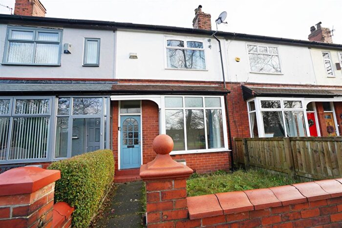 2 Bedroom Terraced House For Sale In Parkdale Road, Bolton, BL2