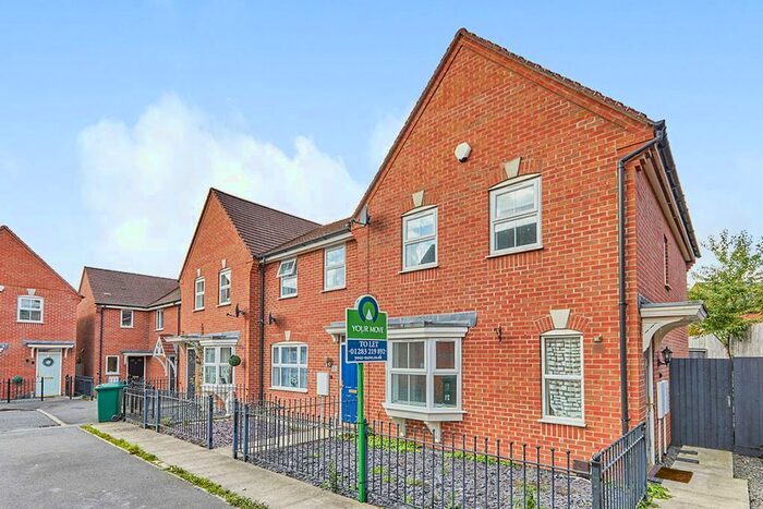 3 Bedroom Semi-Detached House To Rent In Anglia Drive, Church Gresley, Swadlincote, Derbyshire, DE11