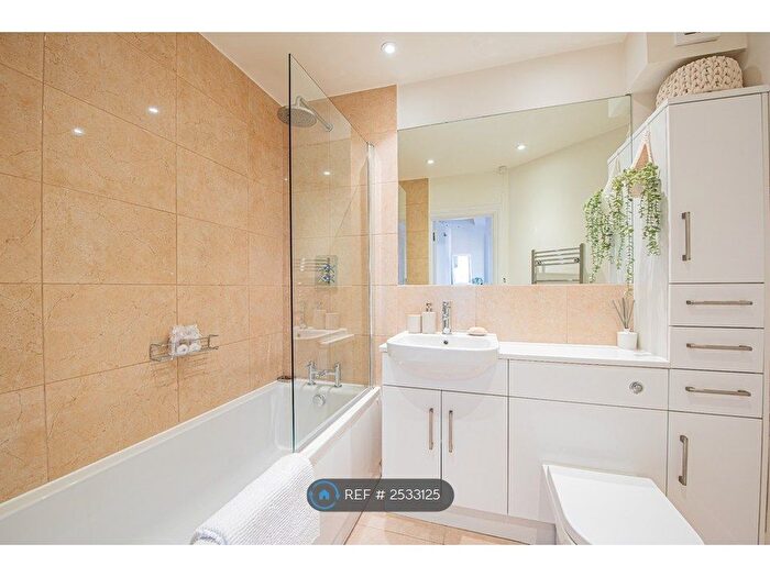 2 Bedroom Flat To Rent In Canfiled Gardens, London, NW6