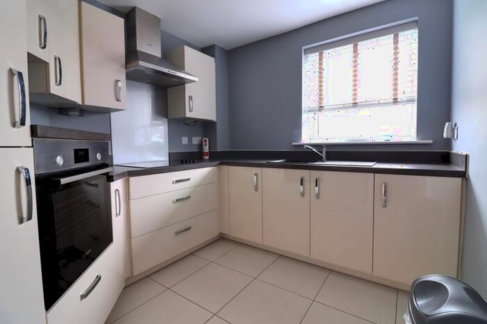 1 Bedroom Flat For Sale In Deans Park Court, Kingsway, Stafford, ST16