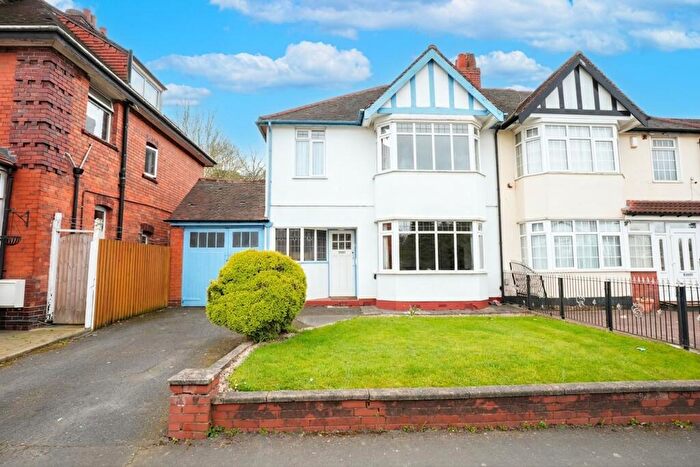 3 Bedroom Semi Detached House For Sale In Woodlands Road, Sparkhill, B11
