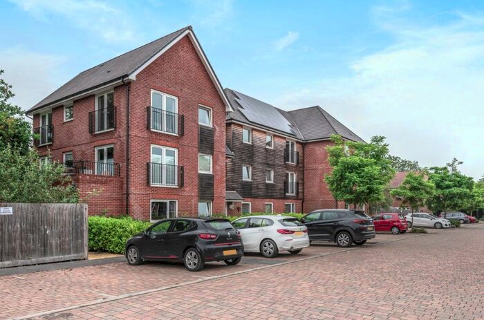 2 Bedroom Apartment To Rent In Cabot Close, Locks Heath, Southampton, Hampshire, SO31
