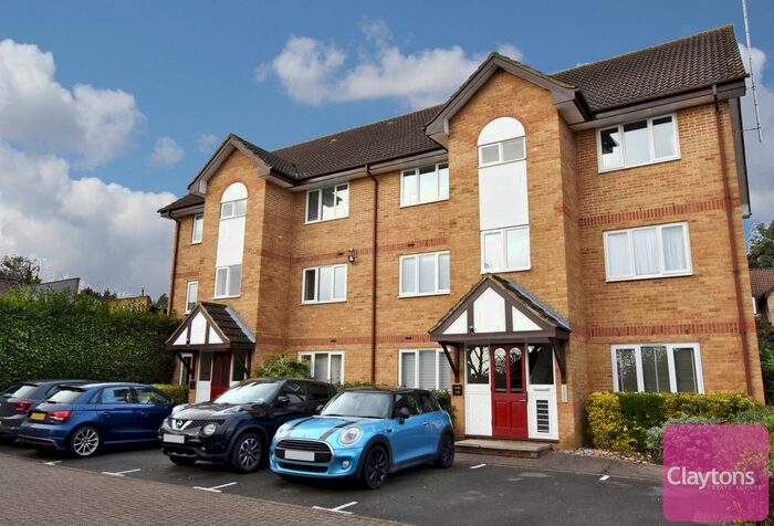 1 Bedroom Flat To Rent In Rochester Drive, Watford, WD25