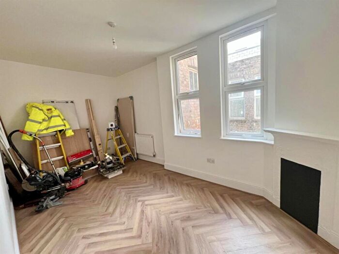 3 Bedroom Flat To Rent In London Road, Croydon, CR0