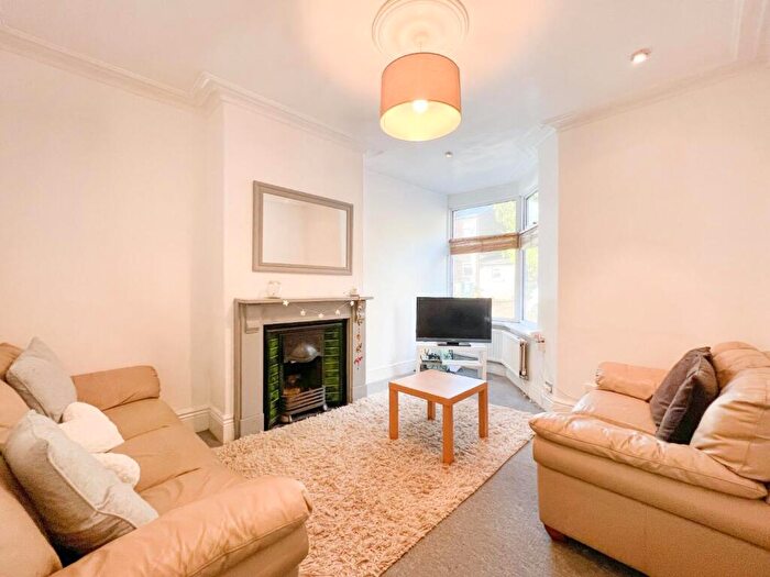 3 Bedroom House To Rent In Pisgah House Road, Broomhill, S10