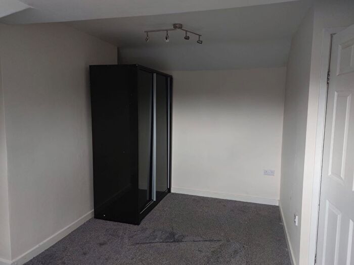 3 Bedroom Flat To Rent In Pickering Road, Pickering, YO18