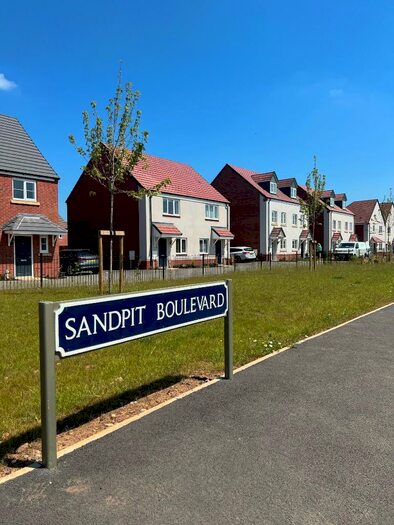 3 Bedroom Semi-Detached House For Sale In Springfield Lane, Warwick, Warwickshire, CV34