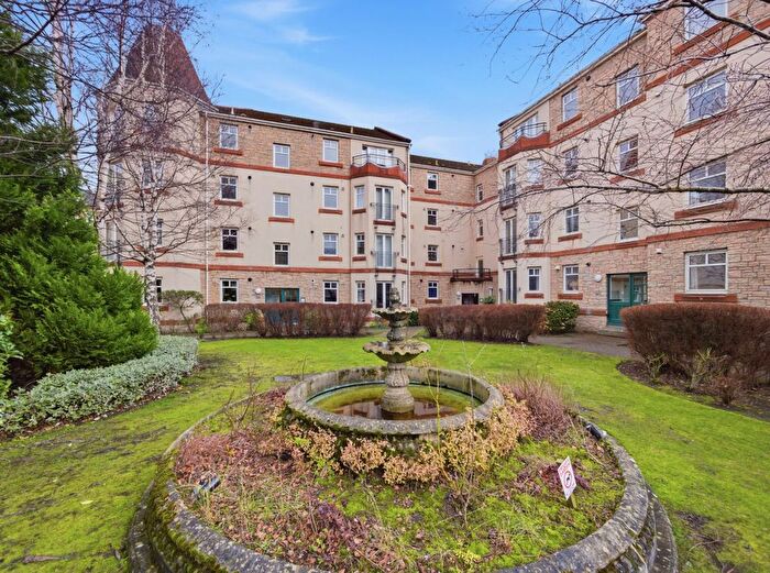 2 Bedroom Flat For Sale In / Sinclair Place, Edinburgh, EH11