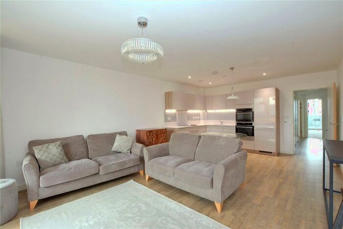 2 Bedroom Flat To Rent In Ossel Court, Telegraph Avenue, Greenwich, London, SE10