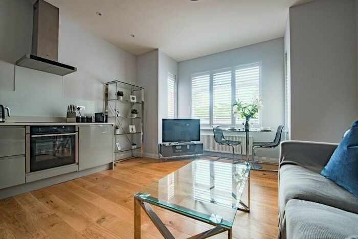 1 Bedroom Apartment To Rent In Kennel Ride, Ascot, Berkshire, SL5