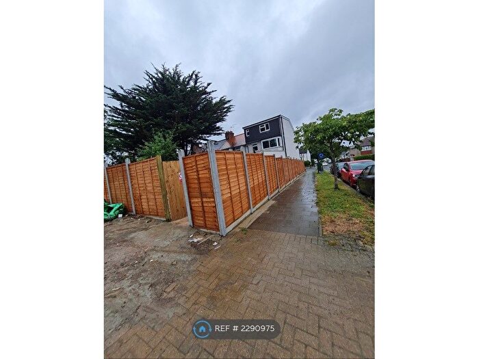 6 Bedroom End Of Terrace House To Rent In Roxeth Green Avenue, Harrow, HA2