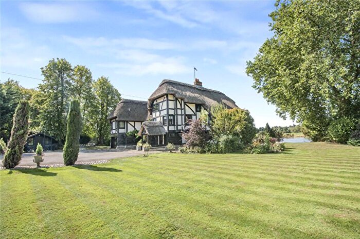 5 Bedroom Detached House For Sale In Willow Lane, Wargrave, Reading, Berkshire, RG10
