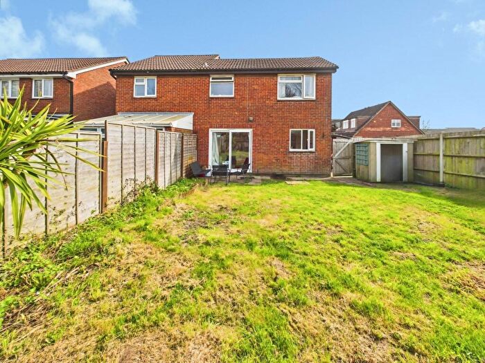 1 Bedroom Cluster House For Sale In St George Close, Bursledon, Southampton, SO31