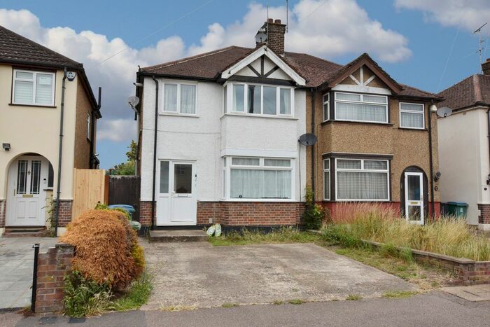 1 Bedroom Maisonette For Sale In Fourth Avenue, Garston, Watford, WD25