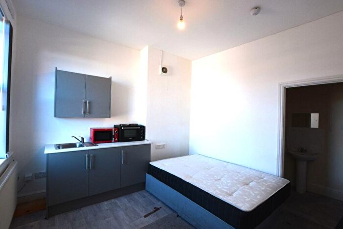 Studio To Rent In Newcastle Avenue, Worksop, S80