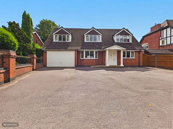 4 Bedroom Detached House For Sale In Walsall Road, Sutton Four Oaks, Sutton Coldfield, B74