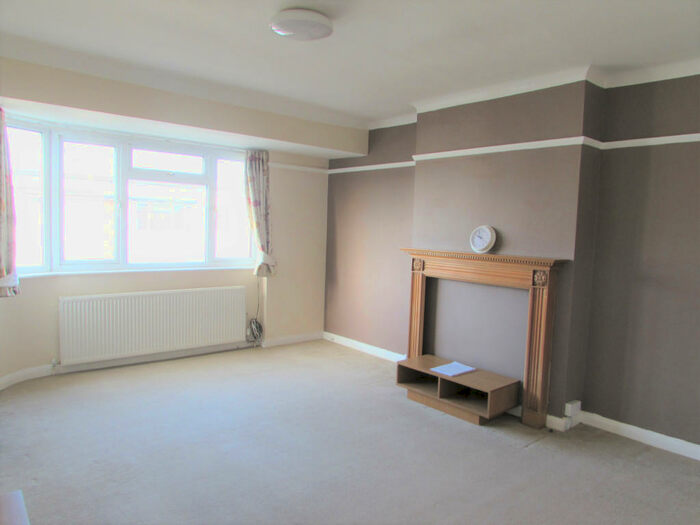 2 Bedroom Flat To Rent In Worcester Court, Danes Gate, Harrow, Middlesex, HA1