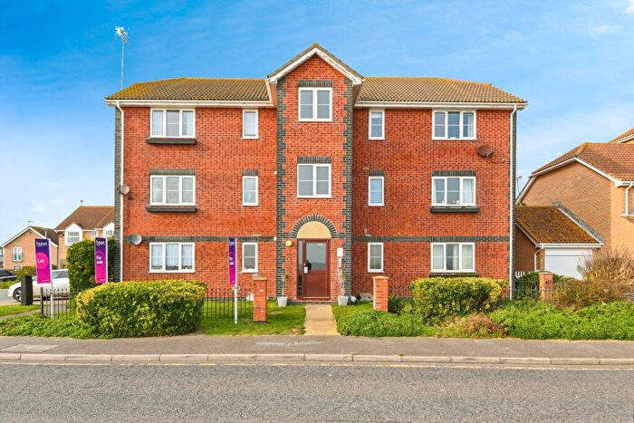 2 Bedroom Flat For Sale In Selsey Avenue, Clacton-on-Sea, Essex, CO15