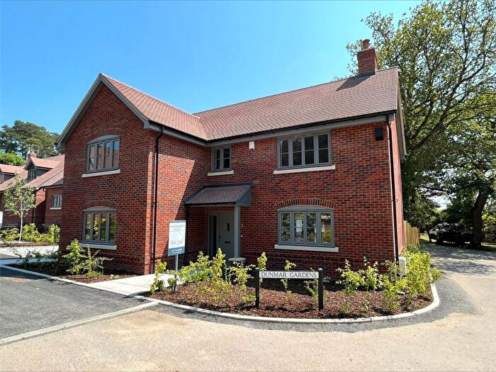 4 Bedroom Detached House For Sale In Dunmar Gardens, Tekels Park, Camberley, Surrey, GU15