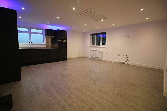 1 Bedroom House To Rent In Copthorne Road, Crawley, RH10