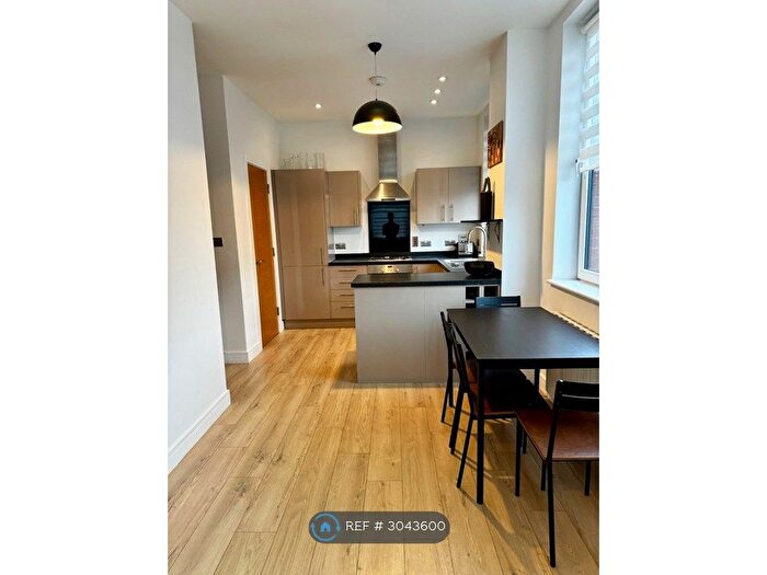 2 Bedroom Flat To Rent In Voyager House, Poole, BH15