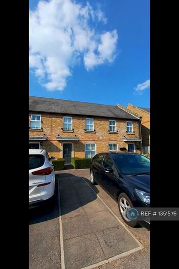 2 Bedroom Terraced House To Rent In Gowrie Place, Caterham, CR3