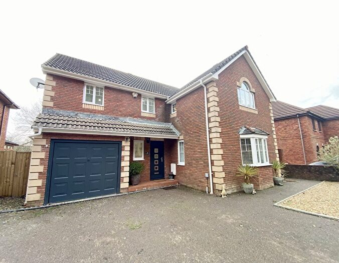 5 Bedroom Detached House For Sale In Woodlands Avenue, Clydach, Swansea, City And County Of Swansea., SA6