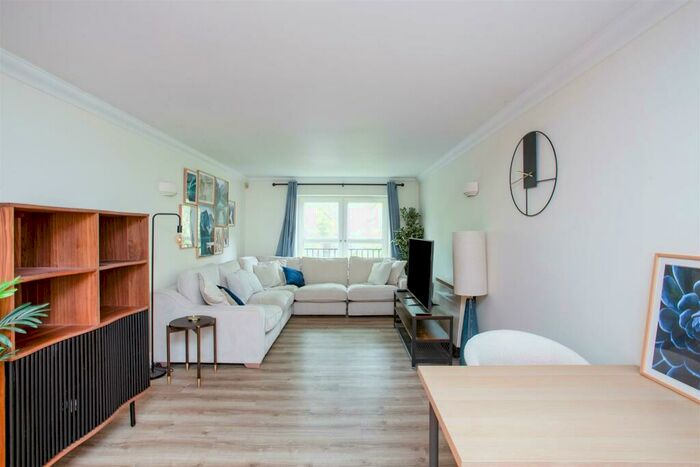 2 Bedroom Apartment To Rent In Melville Place, Angel, N1