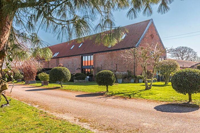 5 Bedroom Barn Conversion For Sale In Show Stopping Five Bedroom Barn Conversion In North Burlingham, NR13