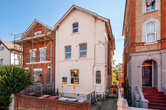 1 Bedroom Apartment To Rent In Russell Street, Reading, RG1