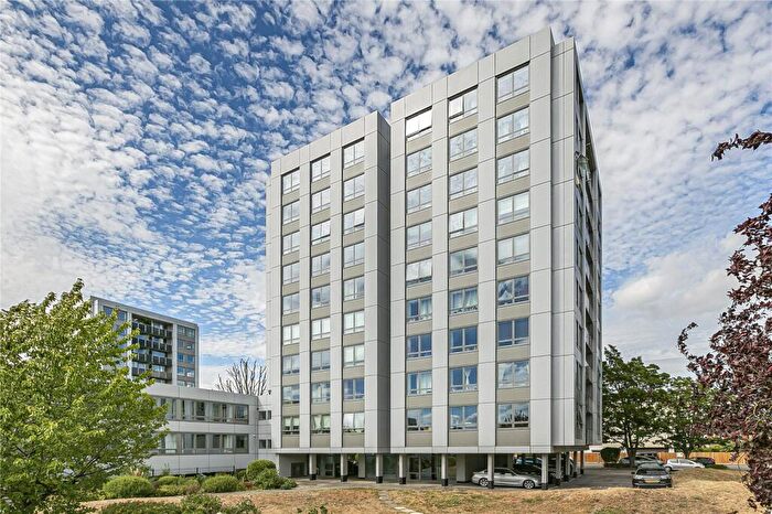 2 Bedroom Apartment To Rent In Wellington Close, Walton-on-Thames, Surrey, KT12