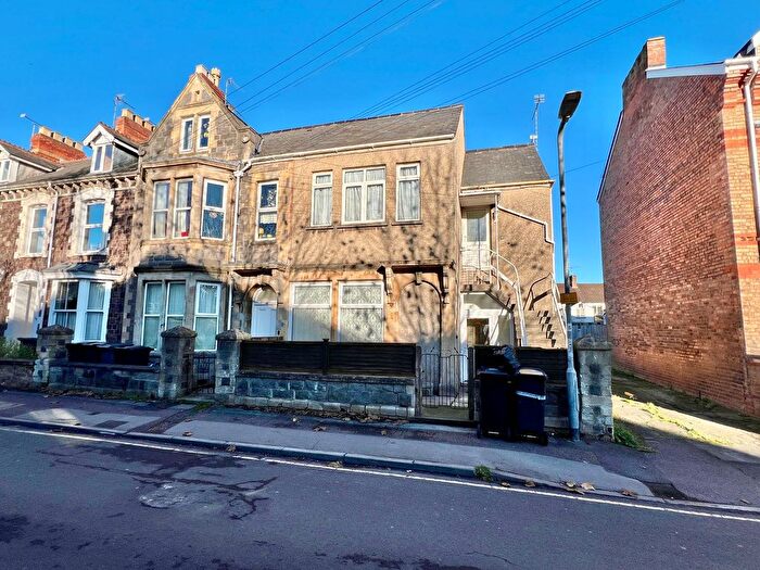 3 Bedroom End Terrace House For Sale In Belvedere Road, Taunton - No Onward Chain!, TA1